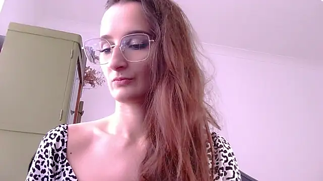 Nova Mystic online show from October 6, 2025, 12:02 pm