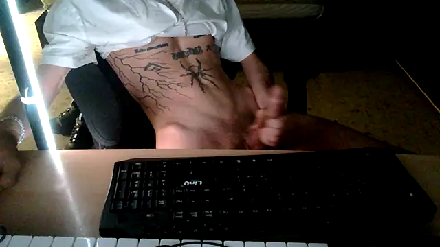 Snapshot of Kryk97 chatting on September 18, 2025, 3:58 pm Kryk97 online show from September 18, 2025, 3:58 pm