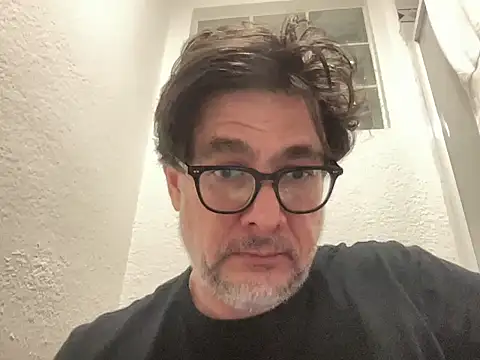 democratic online show from March 31, 2026, 9:32 am