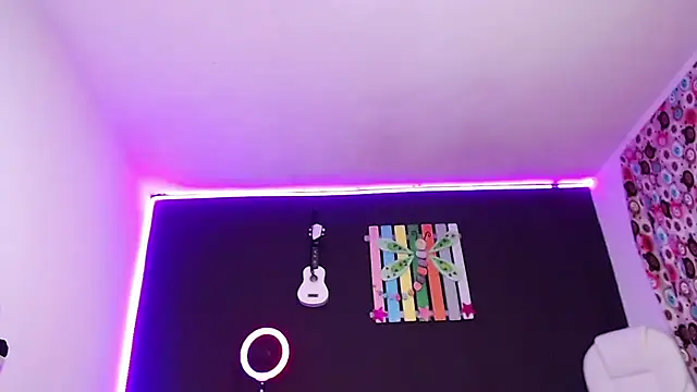 ingrid zese  online show from September 11, 2025, 9:37 pm