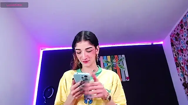 ingrid zese  online show from October 9, 2025, 2:59 pm