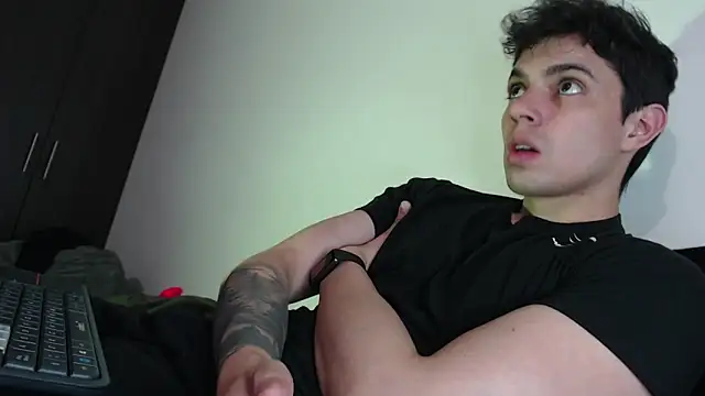 yourfavoriteboy   online show from December 5, 2025, 12:19 am