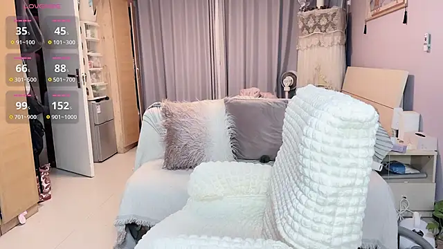 Snapshot of Y2Luvk chatting on October 17, 2025, 9:17 pm Y2Luvk online show from October 17, 2025, 9:17 pm