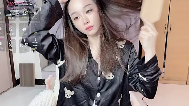 Snapshot of Y2Luvk chatting on November 2, 2025, 9:28 pm Y2Luvk online show from November 2, 2025, 9:28 pm