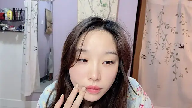 Snapshot of Y2Luvk chatting on November 26, 2025, 9:16 pm Y2Luvk online show from November 26, 2025, 9:16 pm