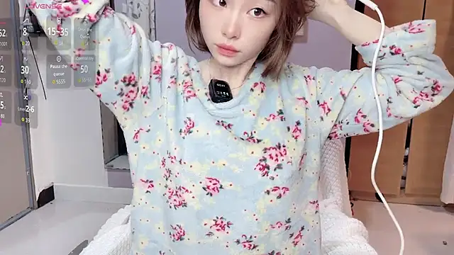 Snapshot of Y2Luvk chatting on December 13, 2025, 9:09 pm Y2Luvk online show from December 13, 2025, 9:09 pm