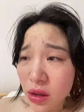 Snapshot of Y2Luvk chatting on February 16, 2026, 8:27 pm Y2Luvk online show from February 16, 2026, 8:27 pm