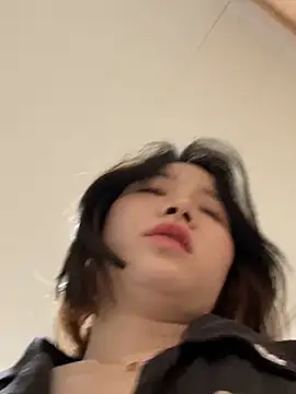 Snapshot of Y2Luvk chatting on February 17, 2026, 6:14 pm Y2Luvk online show from February 17, 2026, 6:14 pm