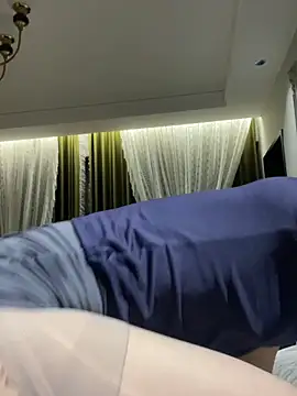 Snapshot of Y2Luvk chatting on February 19, 2026, 5:09 pm Y2Luvk online show from February 19, 2026, 5:09 pm