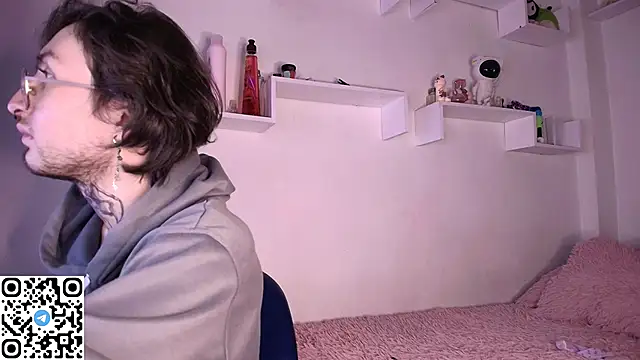 annyharriis online show from November 4, 2025, 11:48 pm