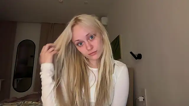 Snapshot of HeyMonkey_ chatting on May 30, 2026, 8:06 pm HeyMonkey online show from May 30, 2026, 8:06 pm
