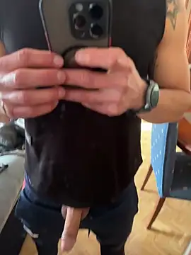 Latinhot31 online show from March 5, 2026, 8:21 am