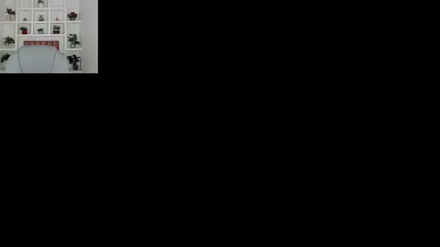 SarayVega  online show from November 29, 2025, 1:14 pm