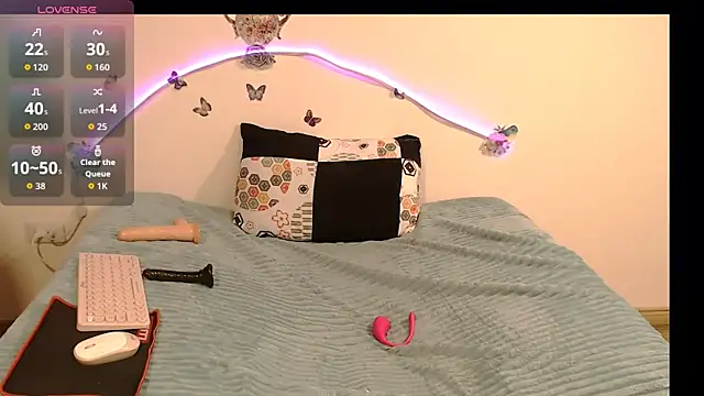 angelyxs online show from September 13, 2025, 7:13 pm