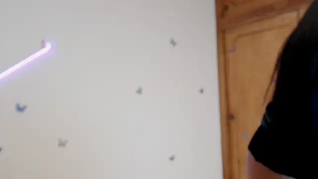 angelyxs online show from November 4, 2025, 7:35 pm