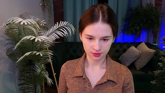 Olivia Farrell online show from November 29, 2025, 12:41 pm