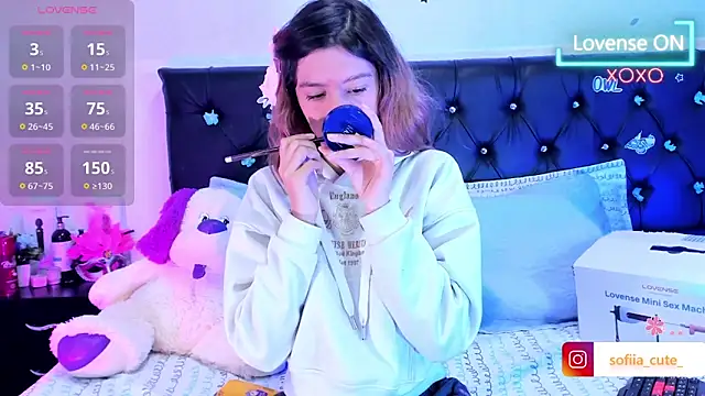 Sofiia cute  online show from April 20, 2026, 1:41 am