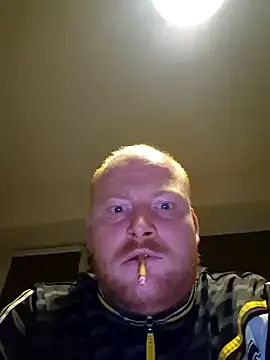 svenni2525 online show from October 9, 2025, 10:30 pm