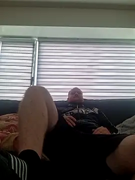 svenni2525 online show from October 18, 2025, 11:55 am