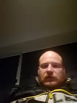 svenni2525 online show from November 21, 2025, 4:38 pm