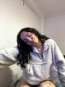 aliceclair  online show from October 12, 2025, 6:01 am