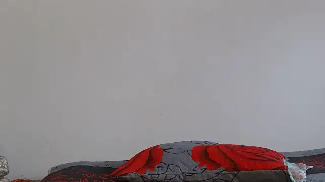 naiaratobon   online show from February 19, 2026, 6:37 pm