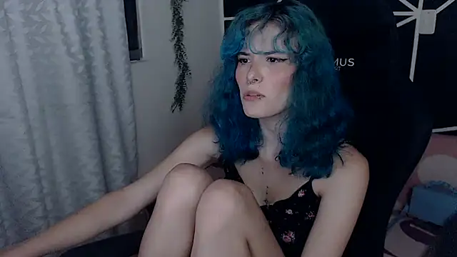 Snapshot of LITTLENAMI_ chatting on October 10, 2025, 11:59 pm LITTLENAMI  online show from October 10, 2025, 11:59 pm