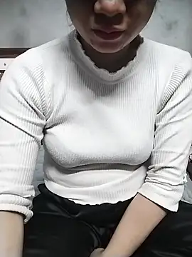 Mie rose online show from November 4, 2025, 1:05 am