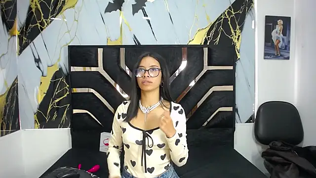 Miahotcs1 online show from February 10, 2026, 2:10 pm