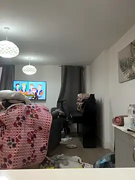 blissyboo123 online show from October 3, 2025, 5:32 pm