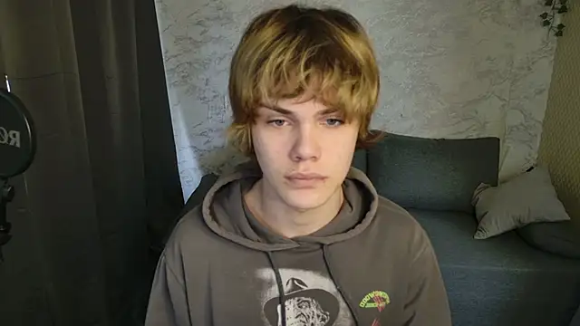 Bonnie And C1yde online show from April 5, 2026, 5:15 am