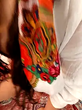 ezgi2545 online show from April 10, 2026, 2:11 pm