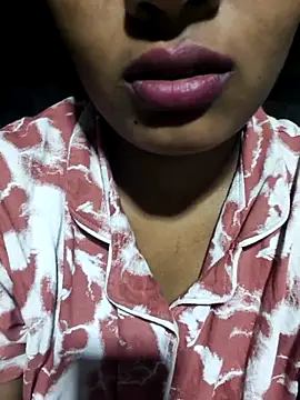 Snapshot of srav43 chatting on February 18, 2026, 3:24 am srav43 online show from February 18, 2026, 3:24 am