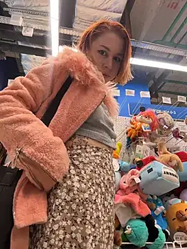 Snapshot of RosieSecret chatting on November 3, 2025, 8:15 am RosieSecret online show from November 3, 2025, 8:15 am