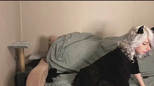 Snapshot of snowy_lisa chatting on October 23, 2025, 12:48 pm snowy lisa online show from October 23, 2025, 12:48 pm