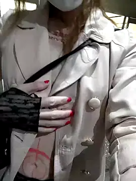 pink-mai online show from November 11, 2025, 10:54 pm