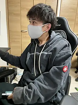 jiji9253 online show from November 12, 2025, 11:43 am