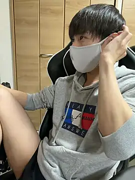 jiji9253 online show from April 8, 2026, 1:11 pm