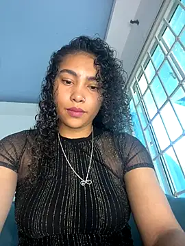 SophieD online show from November 19, 2025, 2:06 pm