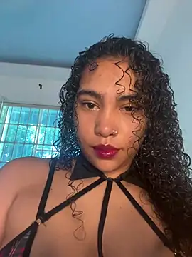 Snapshot of SophieD chatting on June 22, 2026, 12:35 pm SophieD online show from June 22, 2026, 12:35 pm