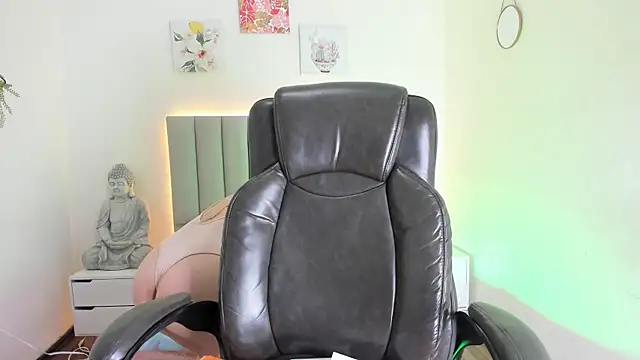 Snapshot of Katia_gh chatting on October 8, 2025, 11:41 am Katia gh online show from October 8, 2025, 11:41 am