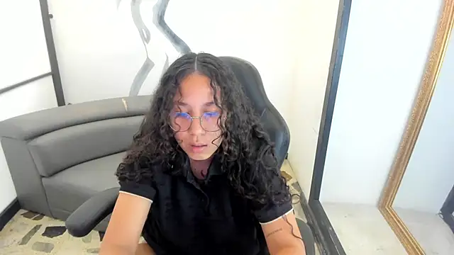 Noahsmitth  online show from October 7, 2025, 7:49 am