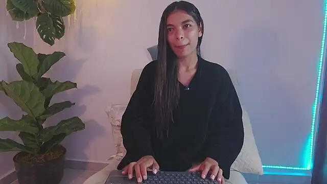 Nicolle swt online show from January 6, 2026, 1:20 am