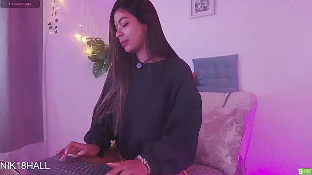 Nicolle swt online show from February 25, 2026, 10:36 am