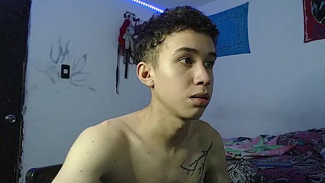 whiteboy69902 online show from October 21, 2025, 6:19 pm