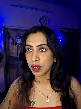 Snapshot of Love_Beauty01 chatting on March 4, 2026, 6:58 pm Love Beauty01 online show from March 4, 2026, 6:58 pm