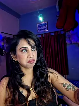 Love Beauty01 online show from April 6, 2026, 7:04 pm