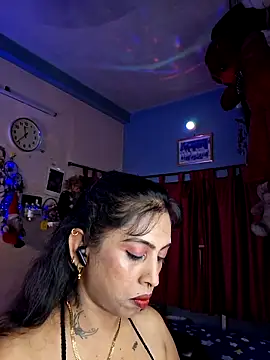 Snapshot of Love_Beauty01 chatting on June 1, 2026, 5:47 pm Love Beauty01 online show from June 1, 2026, 5:47 pm