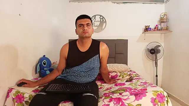 Snapshot of fire_lovex chatting on June 24, 2026, 11:42 am fire lovex online show from June 24, 2026, 11:42 am