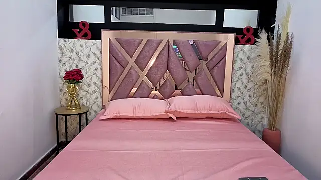 mysterius boy online show from December 2, 2025, 8:37 pm